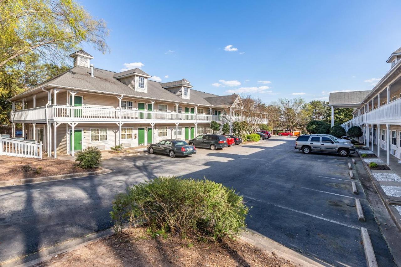 Hometowne Studios By Red Roof Atlanta Ne - Norcross South Kültér fotó